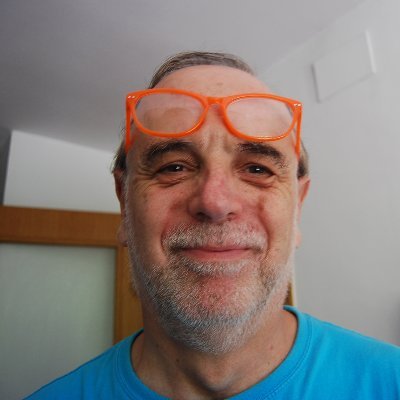 Realitzador i director a @Montpalauf Films. Escriptor i guionista de cinema. Poeta dels somnis! Cultura, música, llibres, poesia, art...Catalunya💛✊🌍📽🎥🎬🎹📚