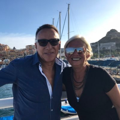 Mi familia es mi motor de vida. ExBaterista de MAMÁ-Z
No se pudo este 2 / 06 pero hay tiempo y experiencia para salvar a México es nuestro destino , sin mas.