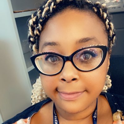 PinkPlanTeach's profile picture. Middle School ELA, Identical Twin 👯‍♀️, firm believer that Glitter is a color, “No bad vibes!” seeker of Positivity