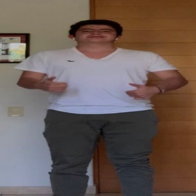 21robguzman's profile picture. 😶