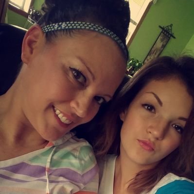 AngelaRisinger1's profile picture. 
