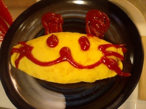 オタクっぽいものが好きです。でも、お酒と美味しいものがも～っと好きです。