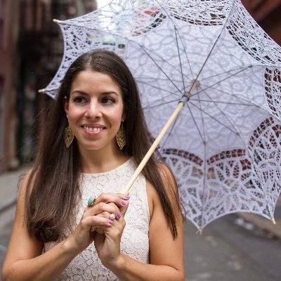 writer + educator. work @pidgeonholes, @heroin_chic_mag, @feelsblindlit. @bestsmfictions ‘21 nominee. she/her.