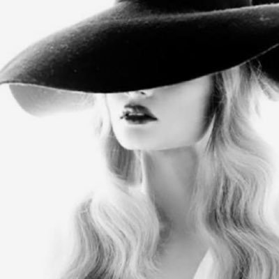 Soy el lado crudo de quién menos se imaginan 🖤Todo está en constante cambió, nada es cómo antes y nunca los será 🖤acepta tu destino.