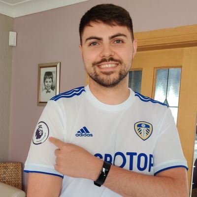 Irish 🇮🇪 Leeds United Supporter

IG: @seaniefaulks