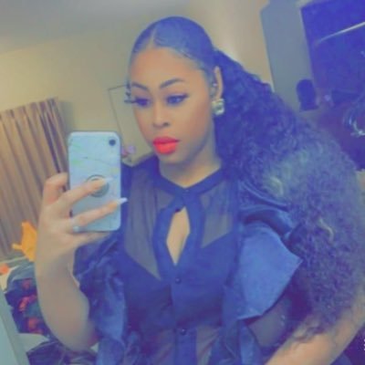 DeeWizzzz's profile picture. 