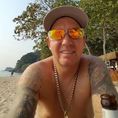 12Bourky's profile picture. love life