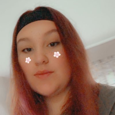 14, I love James Charles, I have 2 cats, and I have a passion for doing nails