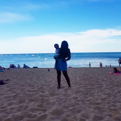 Proud mama, loving wife & surtout femme noire digitale et créative. Je suis une grande fille, mes propos ne concernent que moi 🥰 Fondatrice du podcast Ayo Néné