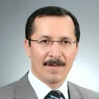 ODTÜ Eğitim Fakültesi (L), Gazi Üniversitesi (YL, Dr), Pamukkale Üniversitesi Eski Rektörü, ÜAK 2018 Dönem Başkanı