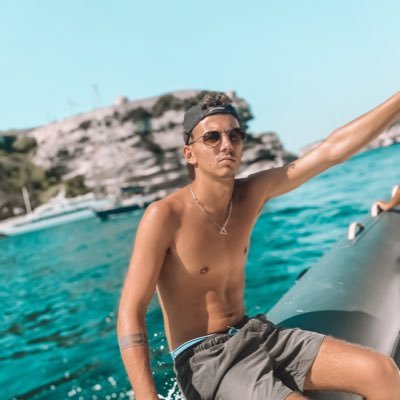 Hugo | French streamer | 23. | Ex. COD Champion & BR addict
