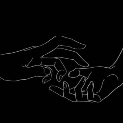 عيناك بحرٌ إن وصفت جمالهُ سبّحت ربّي جل ربّي صانعك ..🖤