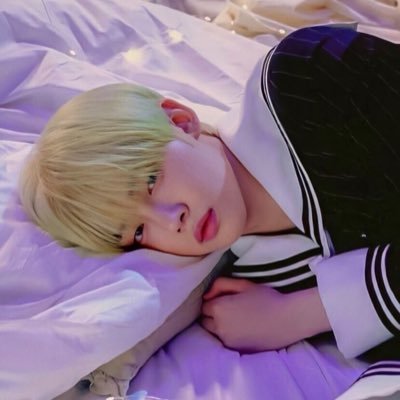 hi all. please retweet the only tweet I retweeted. I'm trying to win a contest on my main account. thank you 🥺