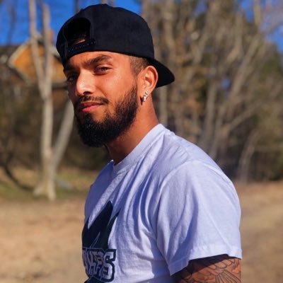 devend_27's profile picture. NU Lakers ⚽️#27