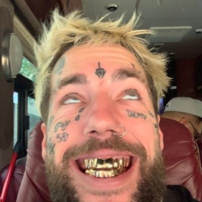 Pitty_____'s profile picture. 🎈