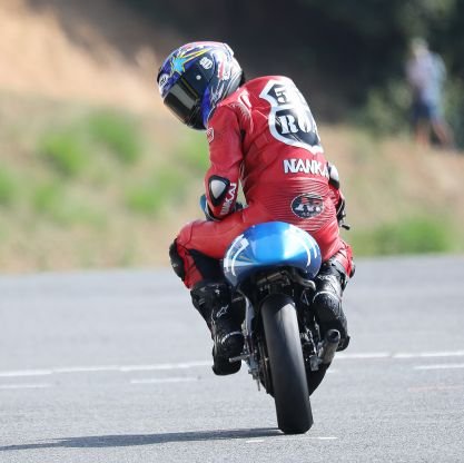 滋賀県草津市にあるバイクショップ「KOKOKU ROAD」です。
 日々の出来事、 バイクの持つ楽しさ素晴らしさ、滋賀・湖国のステキな見所を発信、伝えれればと思っております。

滋賀案内は下記URLよりご覧ください。

URL：https://t.co/b6ElWeh7TJ