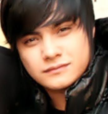 since: 04.08.2010 
clica na tag #FrasesproKoba que as frases estão la :]

DONAS: @EternoLanza e @iLoveRestart_