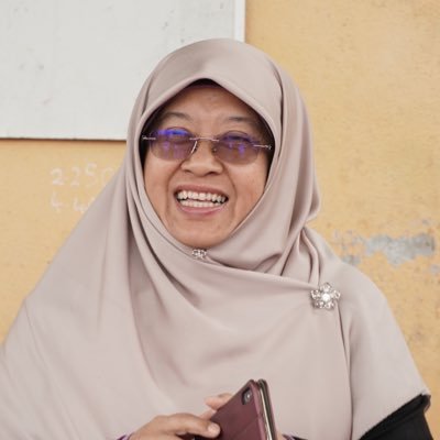 ADN N20 Lembah Jaya,Was Chairperson of Syarikat Perumahan Negara Bhd, Former Selangor Exco for Housing & Urban Life. Previously two terms ADUN N33 Tmn Medan.