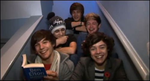 5 boys changed our lifes their names Niall,Harry, Liam,Louis and Zayn
LOVEYOU1D :) x
Personal profiles:-
@Kate_NiallHFan @Becca_StylesFan @Anna_LouisTFan
XD