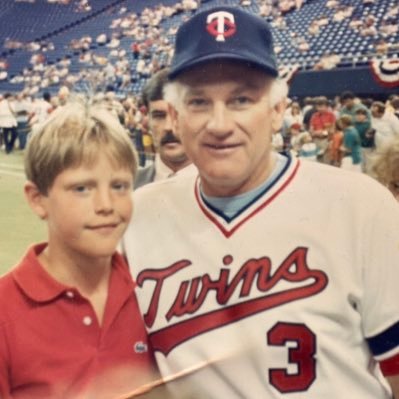 42CardArt's profile picture. Collecting & sorting cardboard since age 7