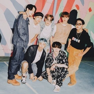 OLMHArJnlpYAT5E's profile picture. 