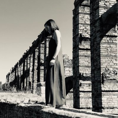 _esther_esther_'s profile picture. música, deporte y arquitectura: perfect combination (L.A. Heavenly Hell)