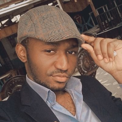 LYVM3's profile picture. j'suis un Mbidambani fier. la sape et le style c'est sanguinaire 🌚