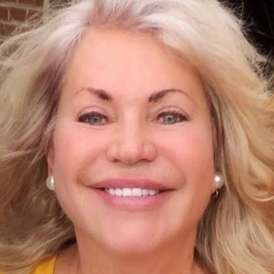 #1 Amazon Bestselling Author of: “Are You Still Mine?” 🍎 Host of the controversial podcast: “Greatest Love Story NEVER Told” 🍎