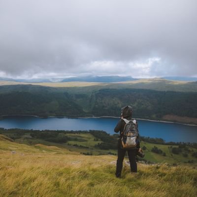 Animaliste. Antispeciste. Je suis pas anti-châsse, j’ai un grand père chasseur.