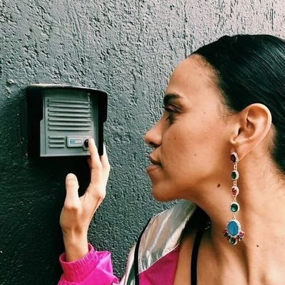 rellens's profile picture. 87% piadeira, o resto já entreguei pra deus.
podcasterrrr no analisando essa cadeira (ela é de praia).