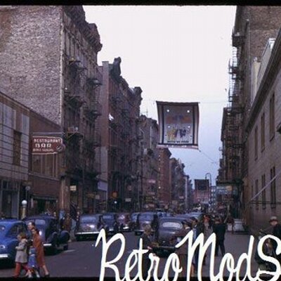 retromodstore's profile image