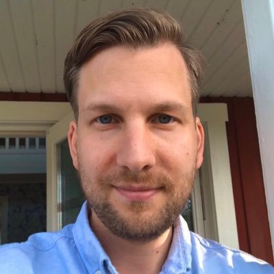Throws artsy game dev spells at @King_Games 👑. Co-founder of Hatrabbit Entertainment 🎩🐰. Ex-@Rovio 🔥, Ex-@EA_DICE 🔫