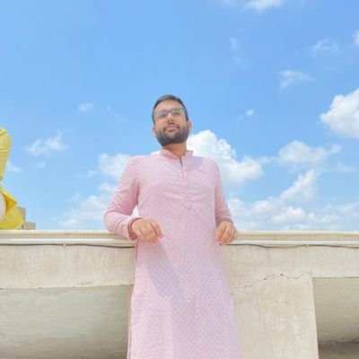 aayushyourg's profile picture. boring and sad | med student | Hala Madrid