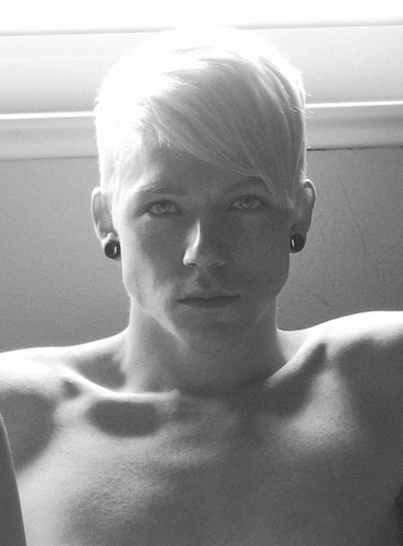 thelook_cankill's profile picture. i'm not hard to get, just start to keep