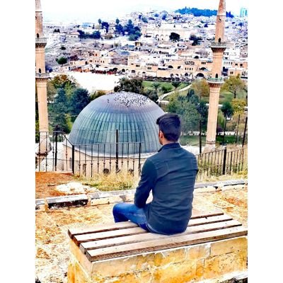 FerhatTakt1's profile picture. Mülteci bir çocuğun PARİS hayalleri gibi..!