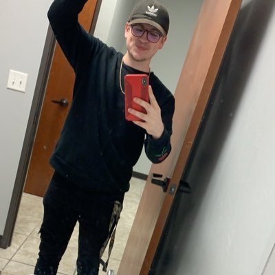 itslonyo's profile picture. Official Ambassador Of https://t.co/OKPKif9GKE