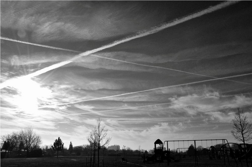 Giving you the INFO on the chemtrails being sprayed overhead everyday in Ontario, Canada.