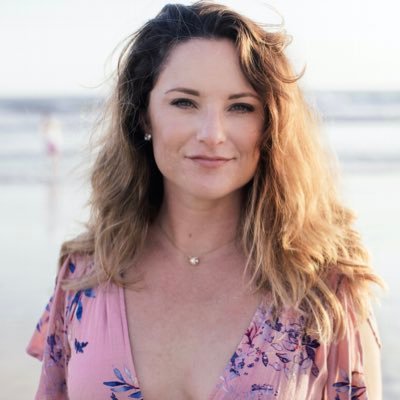 elise_marieee's profile picture. Educator and chaos coordinator.