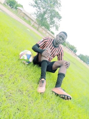 FAMADIEGO7's profile picture. #FAMA_DIEGO  est un jeune footballeur ivoirien évoluant au poste d'avant centre en cote d'ivoire précisement a duekoue .