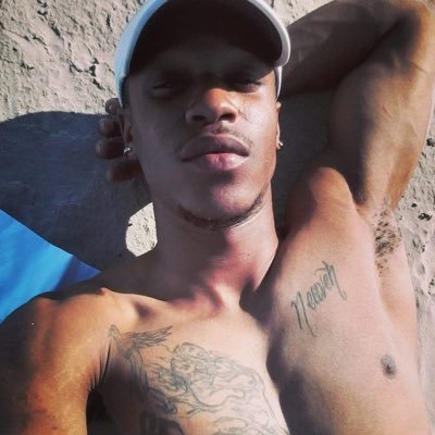 Drdhdpap1's profile picture. 26 / BOMBAY DRINKIN, follow for a follow .  CATCHIN✈️over major cities 🌎 https://t.co/xy4M2h3tfj