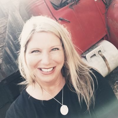 TLC5572's profile picture. proud mom of 3 👩🏼‍🎓👨‍💻👨🏼‍🏫 treasure each moment 🛶