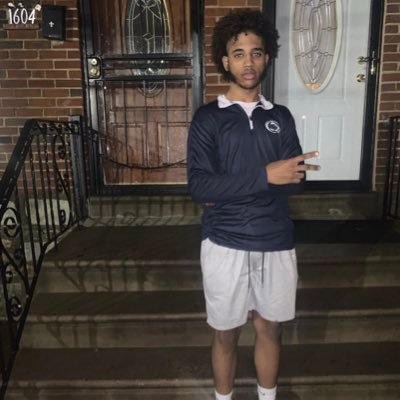 215_ab's profile picture. They say good things come to those who wait. So ima be at least about an hour late🖤®️