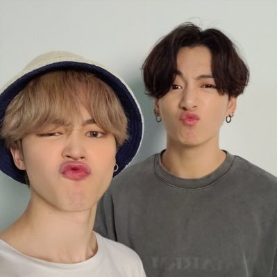 monochrome_rnbw's profile picture. Katie ♡ ‘91 line ♡ she/her ♡ Jimin & Jungkook biased ♡ #jikook 🐰🐥