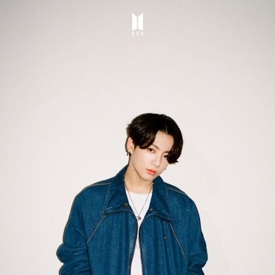 KimSeok75031521's profile picture. Happy 7th anniversary ARMY 💜