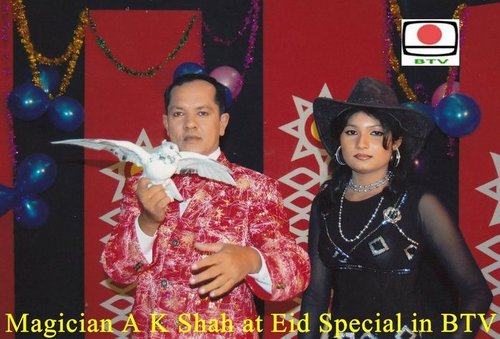 Are you looking for a Magician, high professionally experienced on Magic Show?