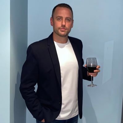 stelunt81's profile picture. 