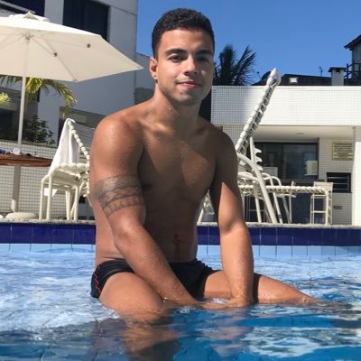 thomazothonl's profile picture. 🏳️‍🌈 Recuse limitações