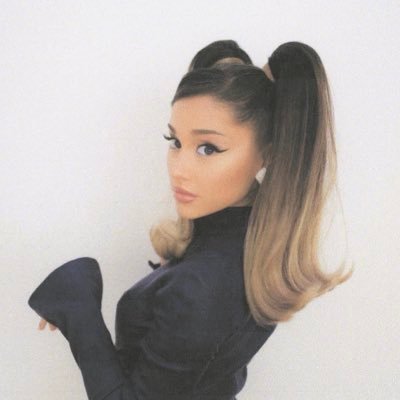 insta:@__arianagrande_private__ Love u all🤍 hope u r safe💍 @Arianagrande PRAY🇱🇧🇱🇧PRAY #BLM