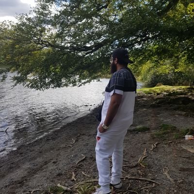 ashrafinni's profile picture. 