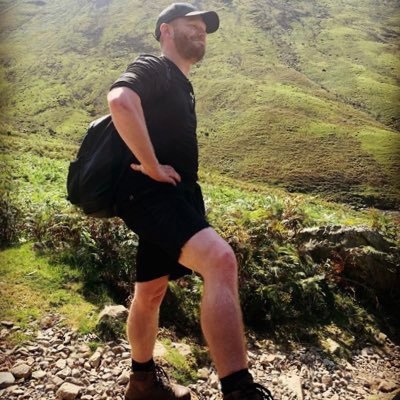 @bee_hired - Lover of all things tech, sports & food 👍🏼 Tech Blogger 👨💻